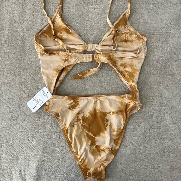 Dippin’ Daisy’s honey high cut one piece swimsuit - Picture 3 of 8